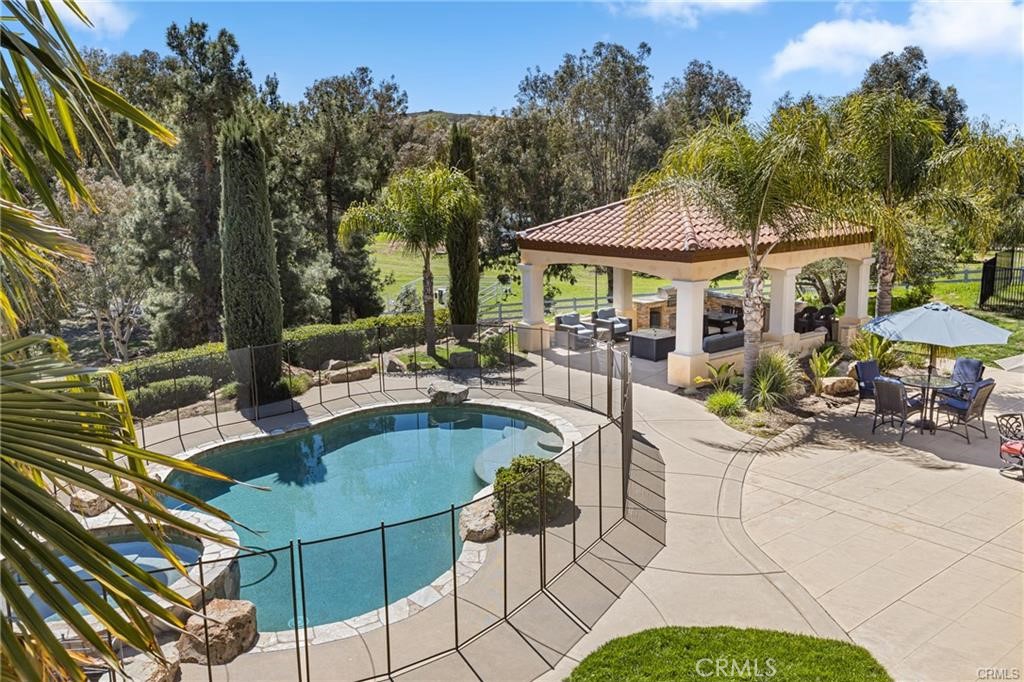 20855 Avenida Castilla Property Photo 12