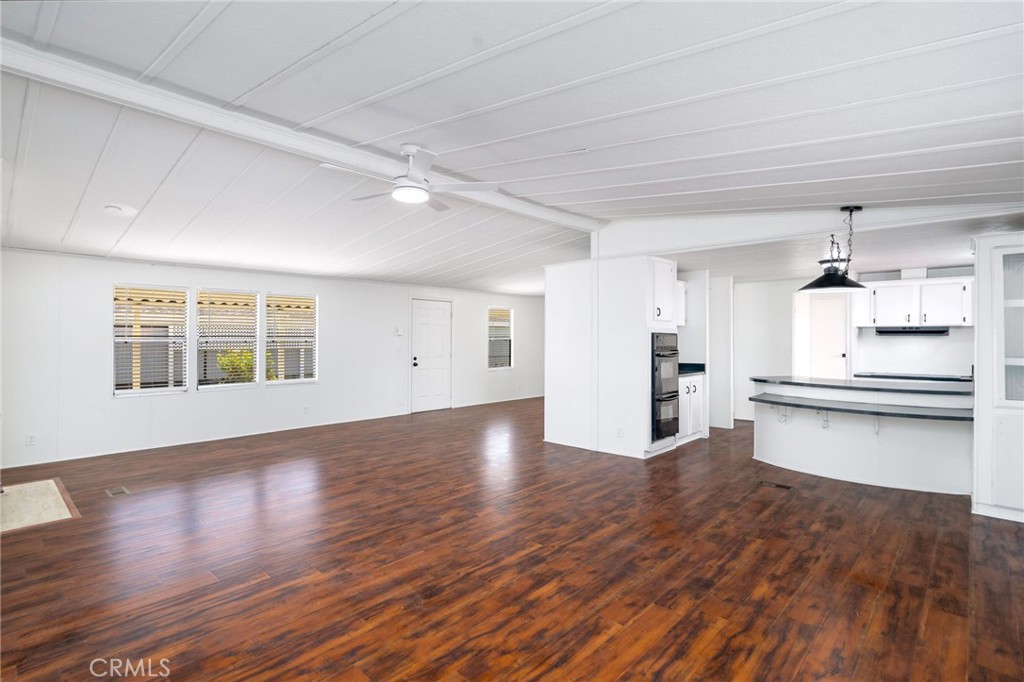 38035 Via Del Largo Property Photo 5
