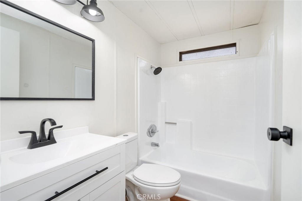 38035 Via Del Largo Property Photo 8