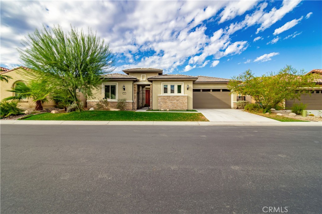 16 Burgundy Property Photo 3