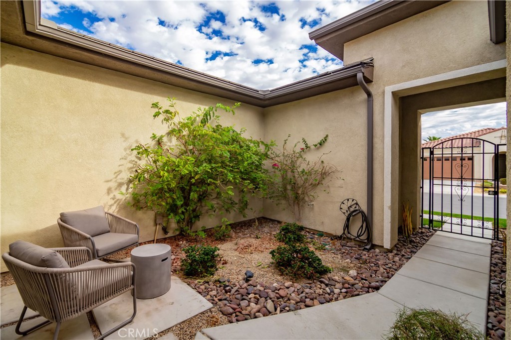 16 Burgundy Property Photo 6