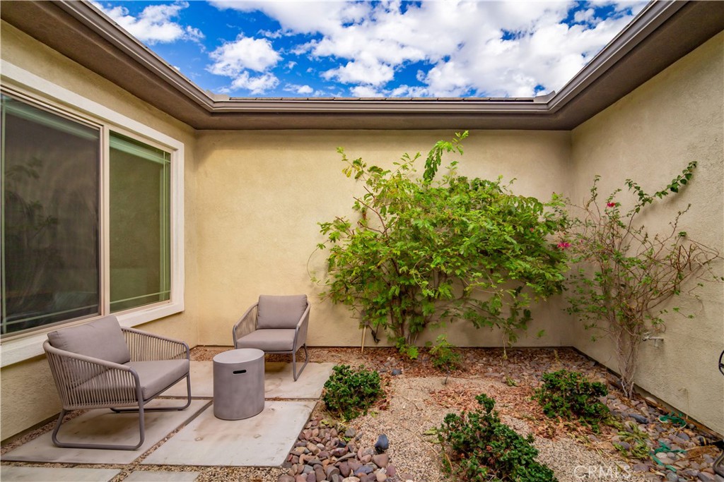 16 Burgundy Property Photo 7