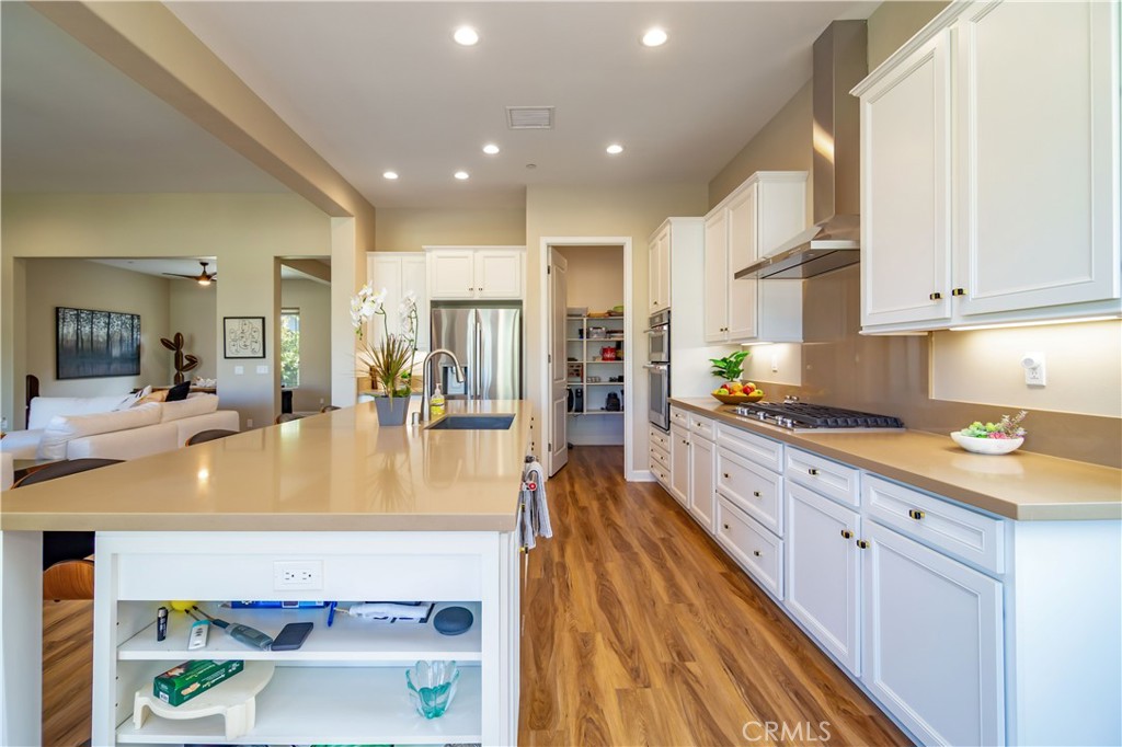 16 Burgundy Property Photo 12