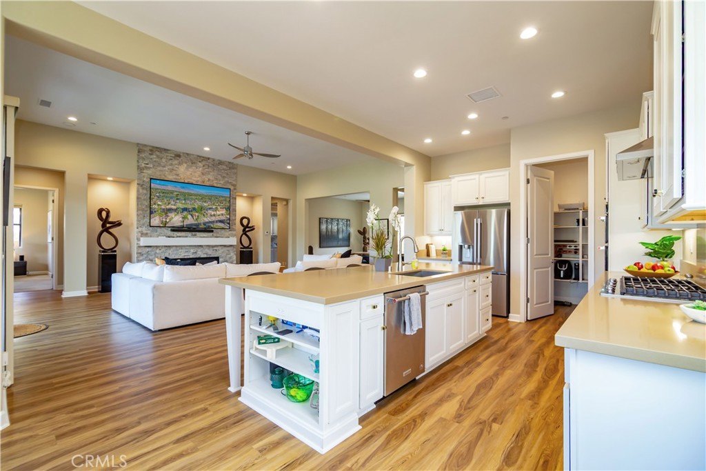 16 Burgundy Property Photo 13