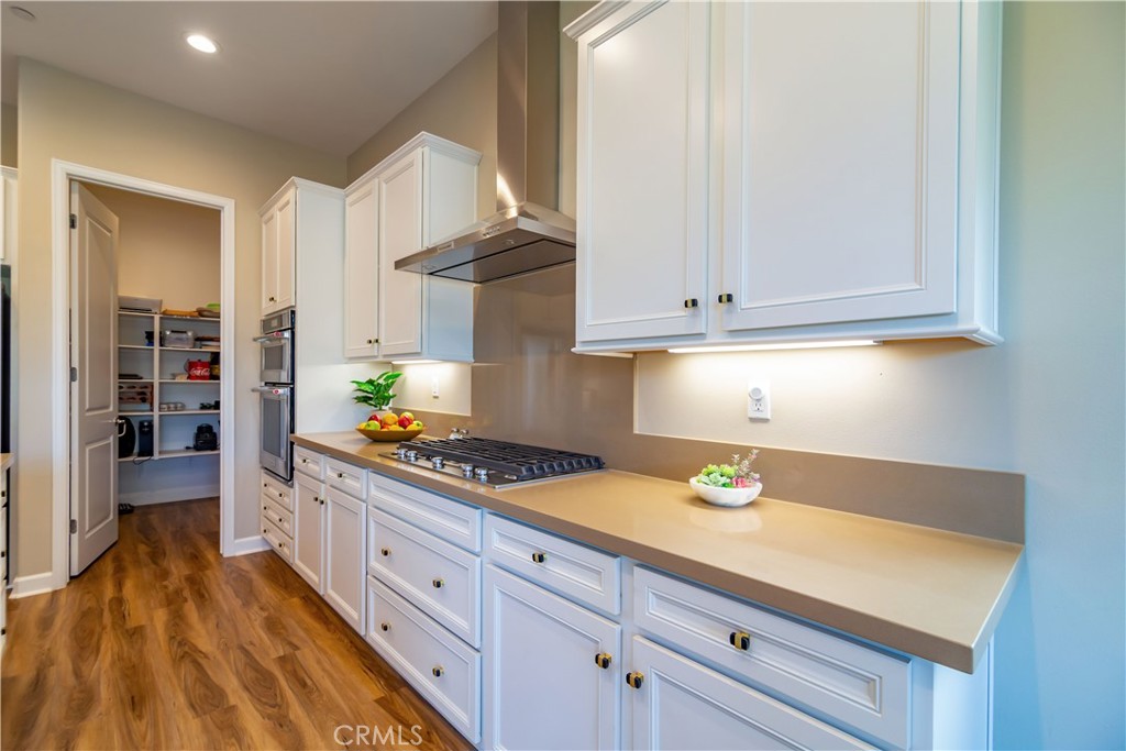 16 Burgundy Property Photo 14