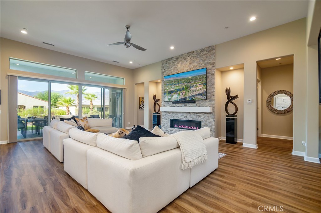 16 Burgundy Property Photo 22