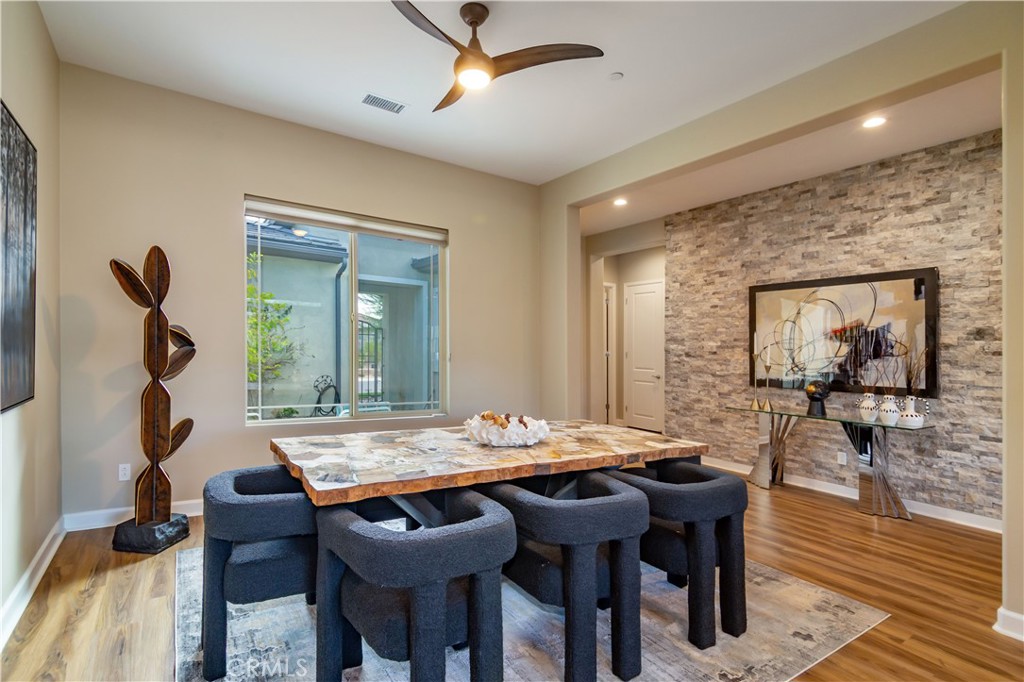 16 Burgundy Property Photo 25