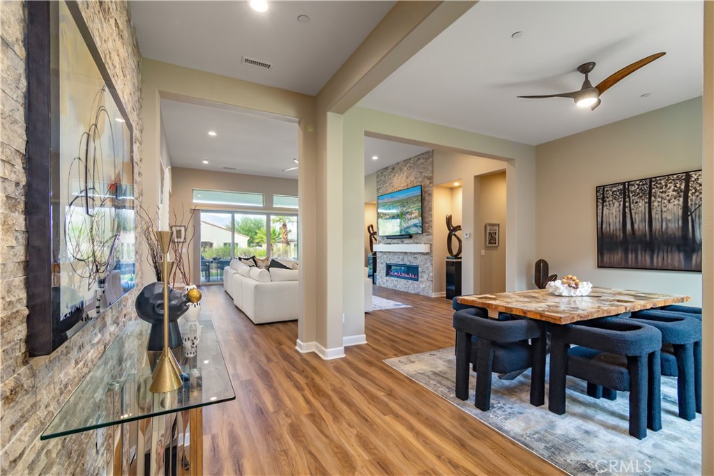 16 Burgundy Property Photo 27