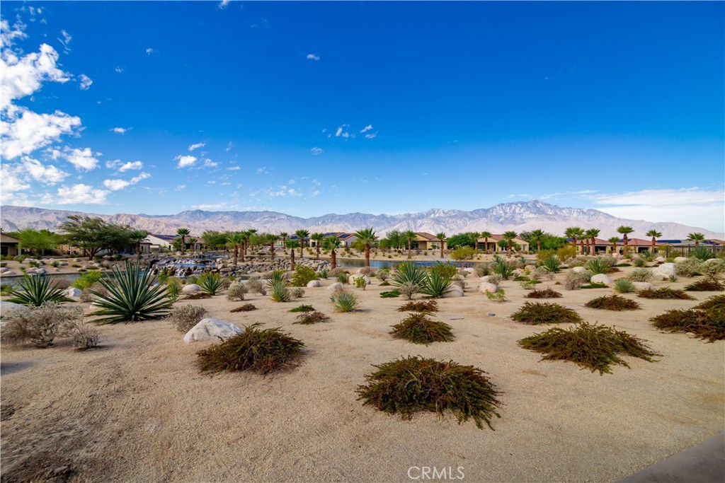 16 Burgundy Property Photo 68