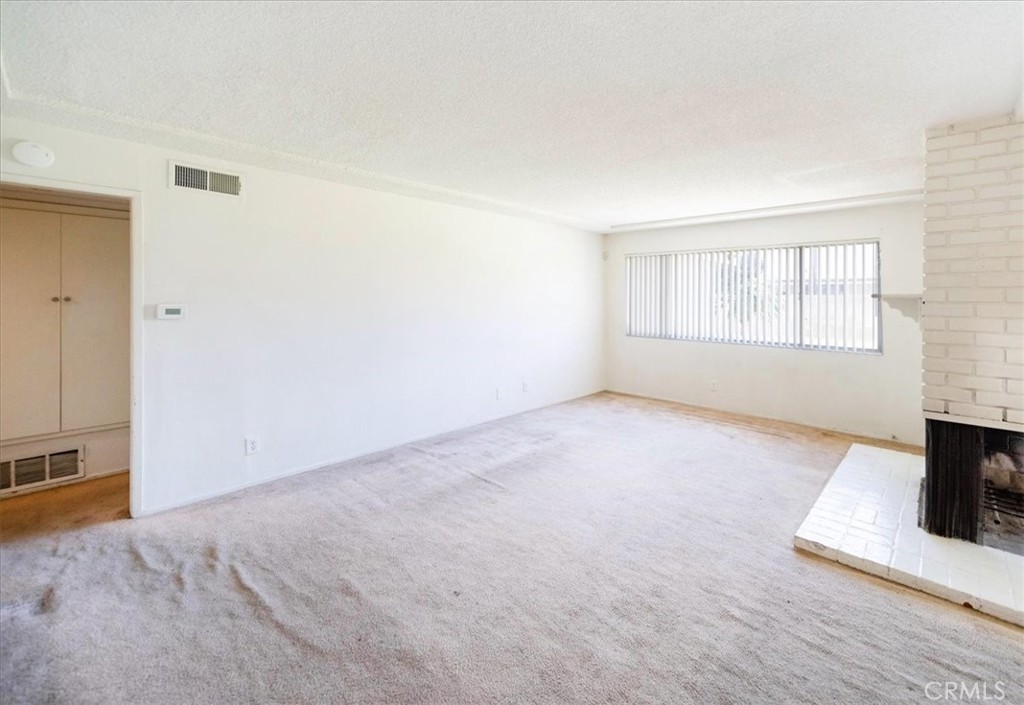 2071 Wickshire Property Photo 6