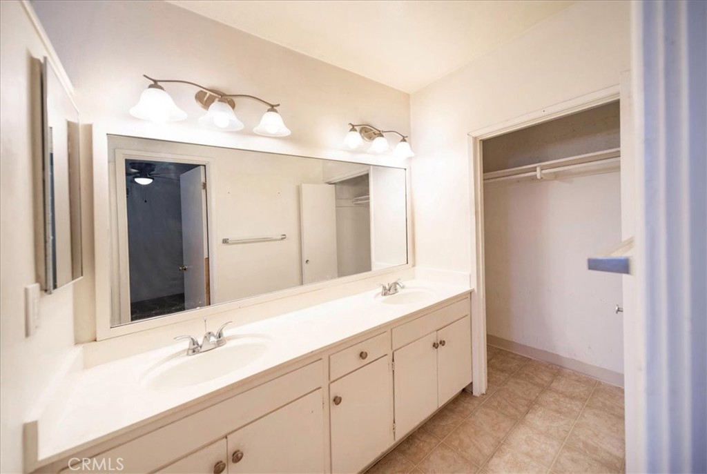 2071 Wickshire Property Photo 31