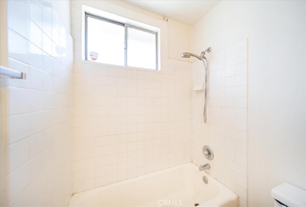 2071 Wickshire Property Photo 32