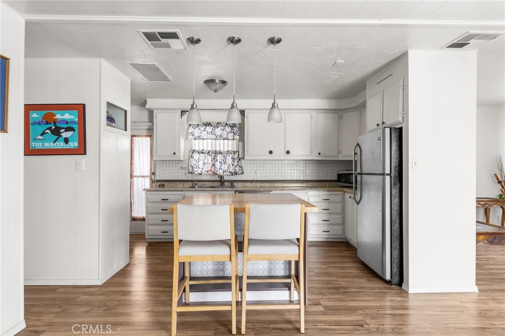 332 N Lyon Avenue 74 Property Photo 4