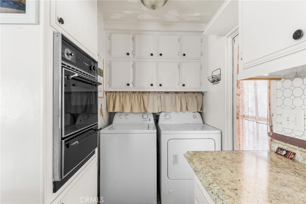 332 N Lyon Avenue 74 Property Photo 7