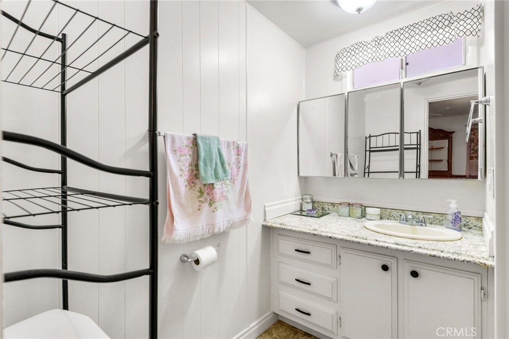 332 N Lyon Avenue 74 Property Photo 21