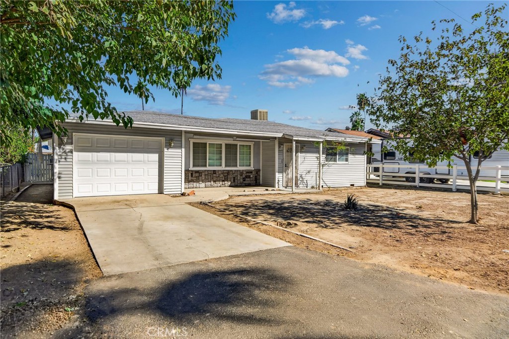 40680 Johnston Avenue Property Photo 2