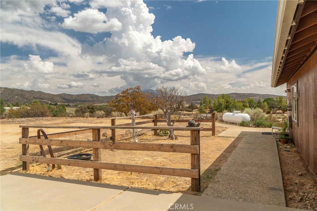 38195 Hill Street Property Photo 4
