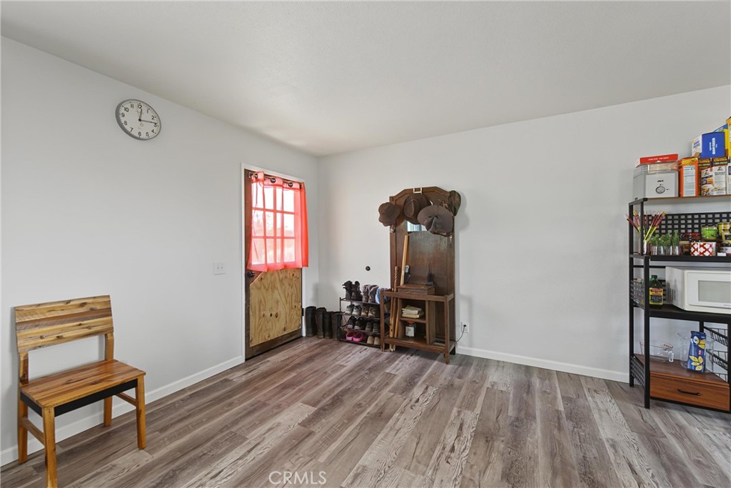 38195 Hill Street Property Photo 7