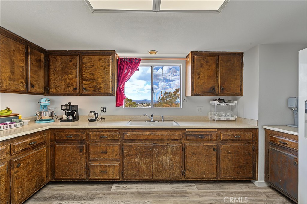 38195 Hill Street Property Photo 11