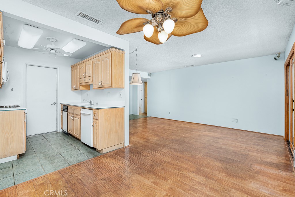 1961 Nuevo Street Property Photo 14