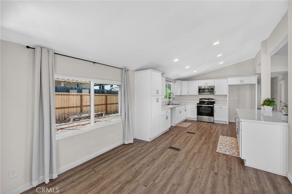24388 Wagon Wheel Property Photo 5
