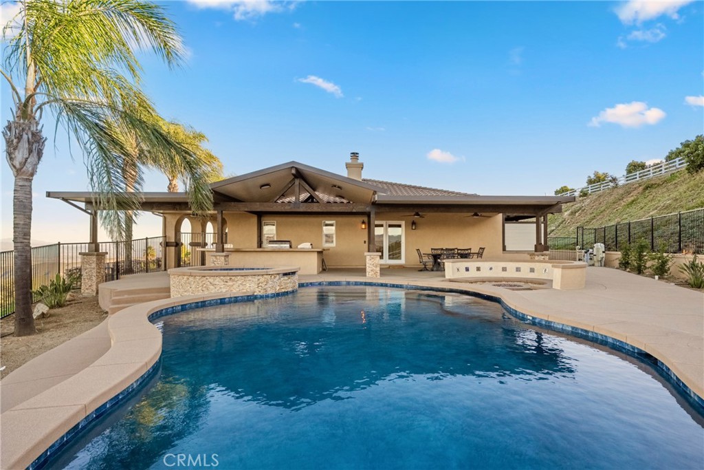 40055 Valle Vista Property Photo 1