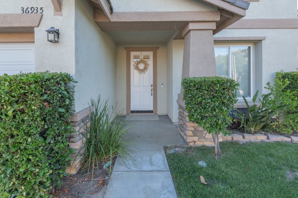 36935 Cordella Ln Property Photo 3