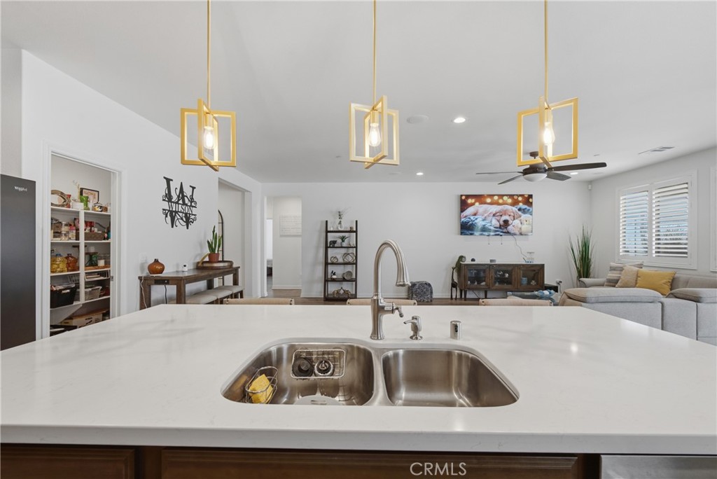 35111 Tavel Property Photo 4