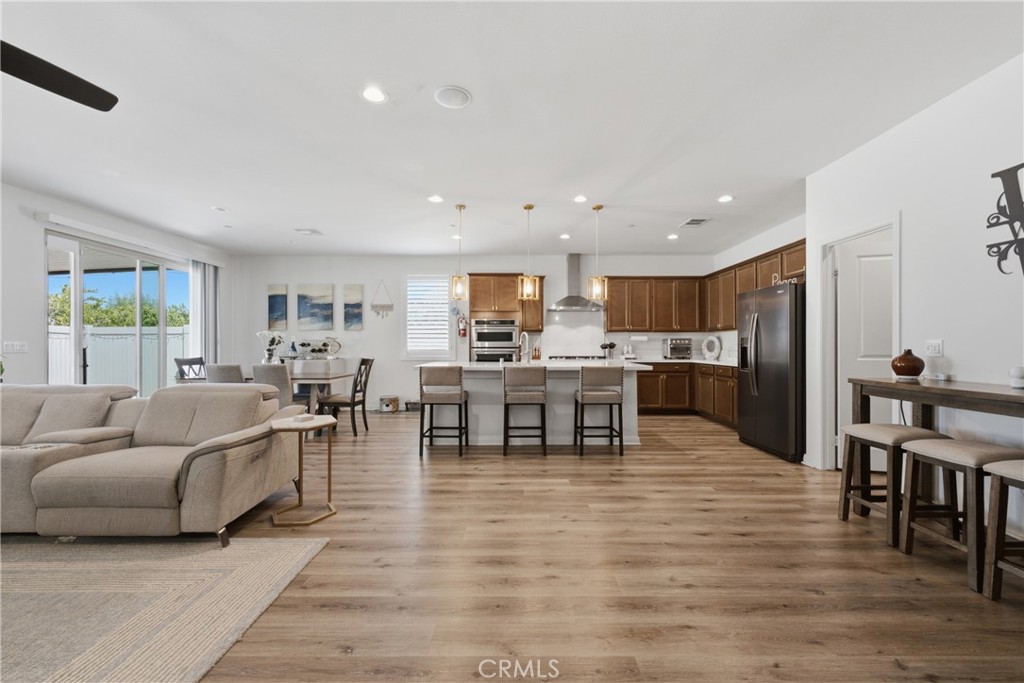 35111 Tavel Property Photo 5