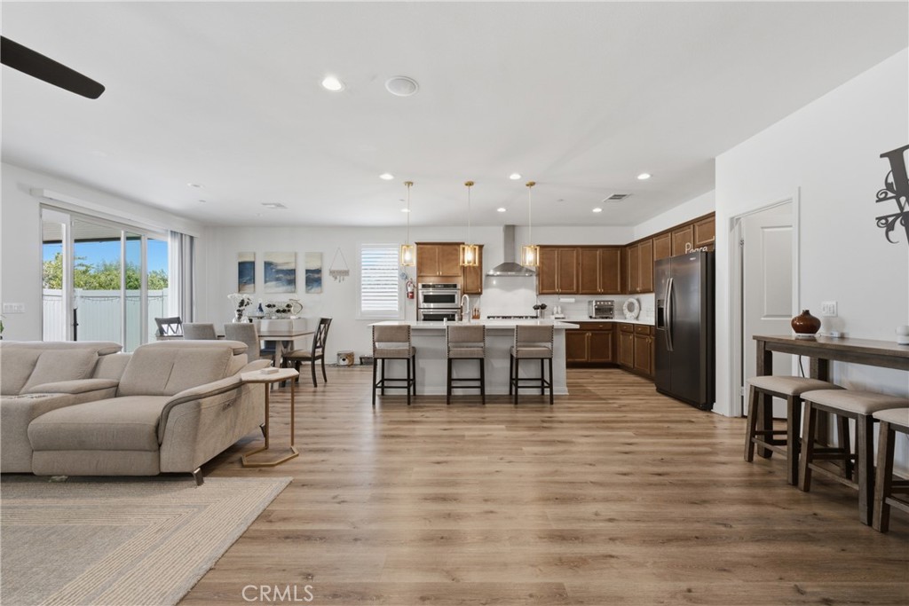 35111 Tavel Property Photo 5