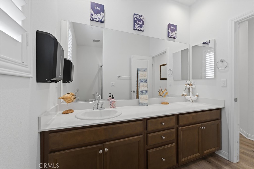 35111 Tavel Property Photo 21