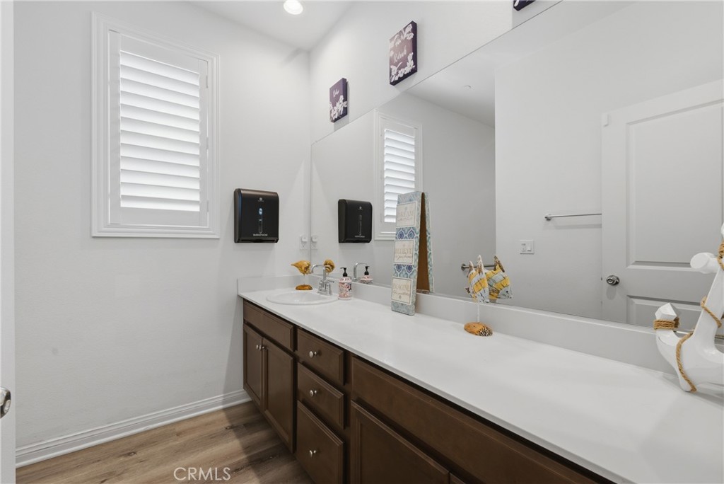 35111 Tavel Property Photo 22