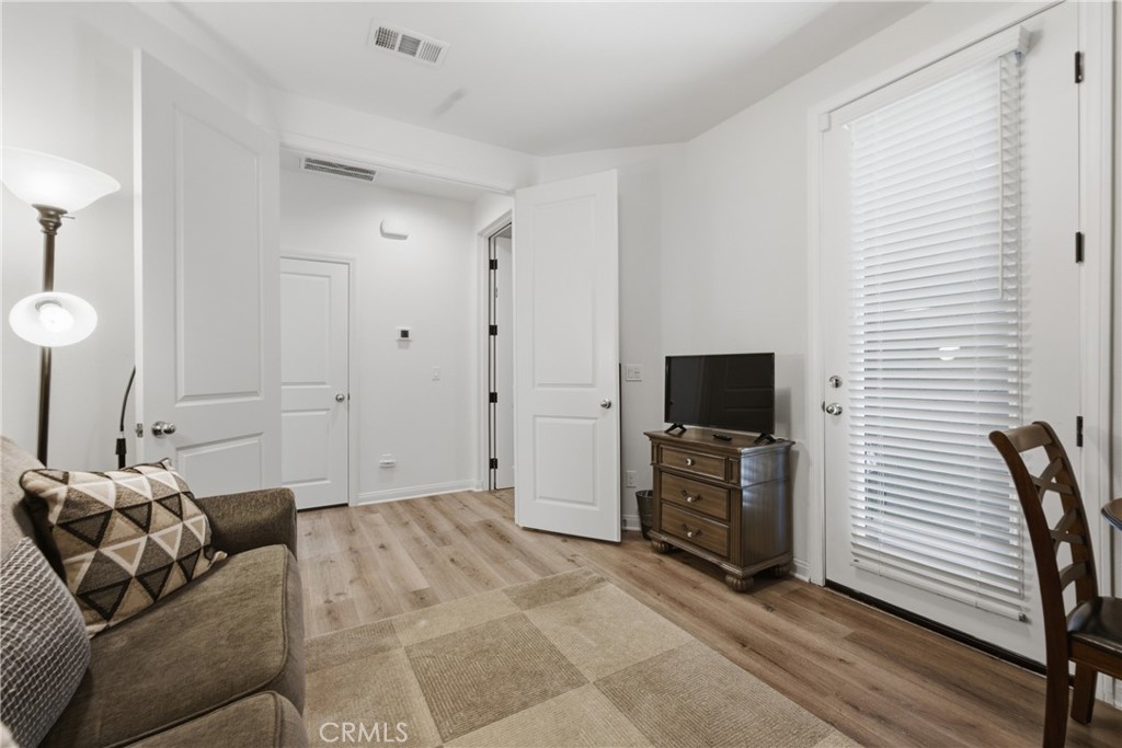 35111 Tavel Property Photo 27