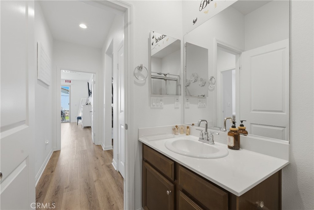 35111 Tavel Property Photo 32