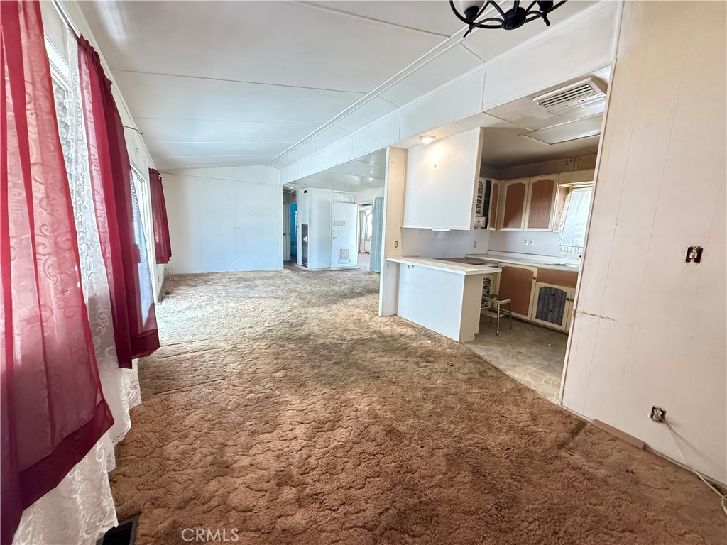 170 San Carlos Property Photo 9