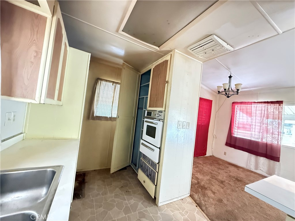 170 San Carlos Property Photo 10