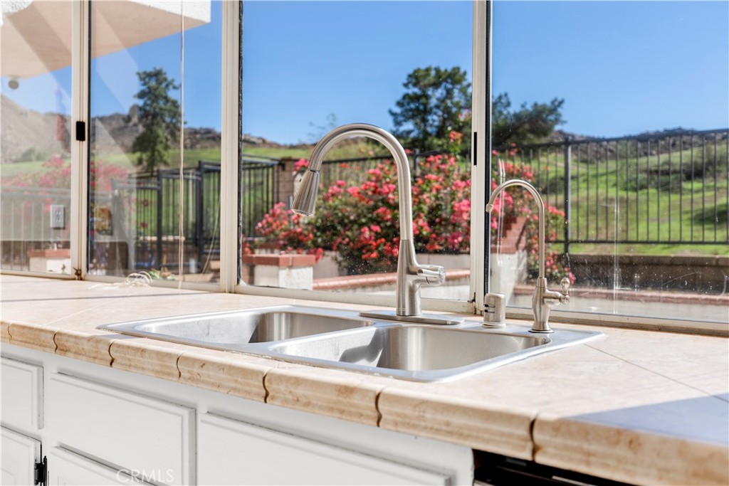 15424 Zaharias Street Property Photo 12