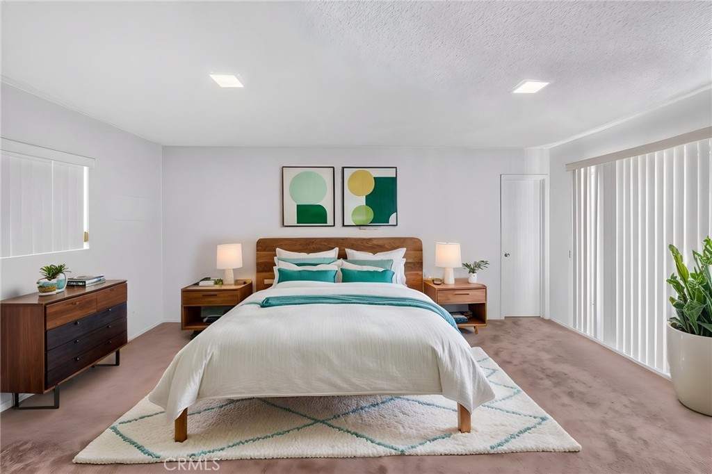36 E Longden Avenue Property Photo 8