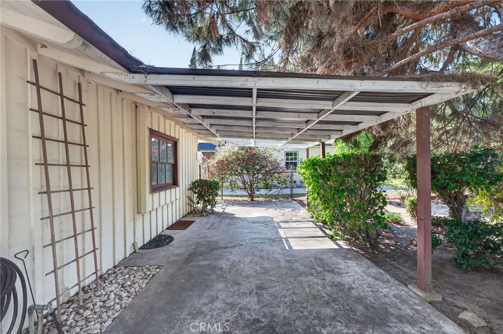 36 E Longden Avenue Property Photo 11