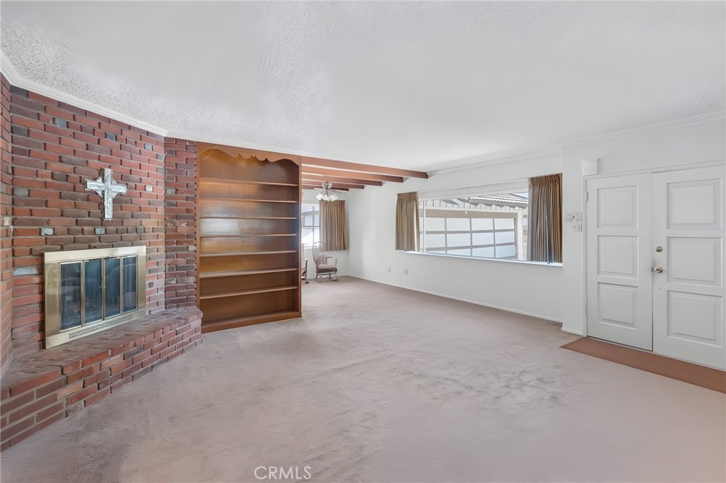 36 E Longden Avenue Property Photo 13