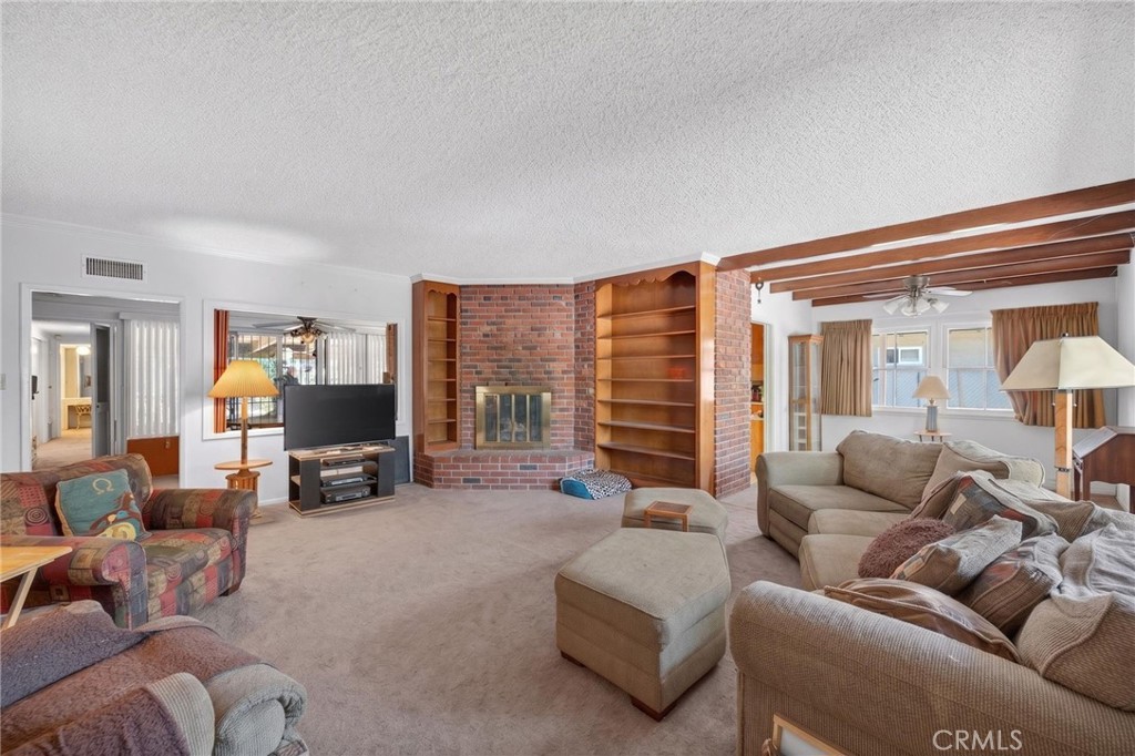36 E Longden Avenue Property Photo 14