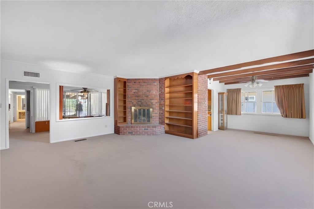 36 E Longden Avenue Property Photo 15