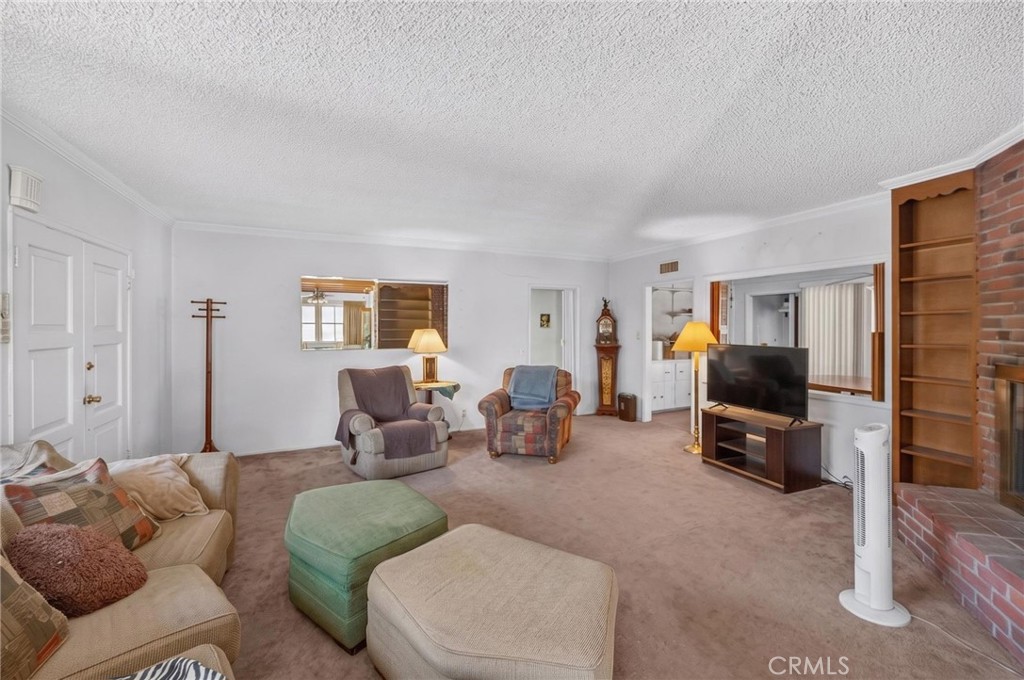 36 E Longden Avenue Property Photo 19