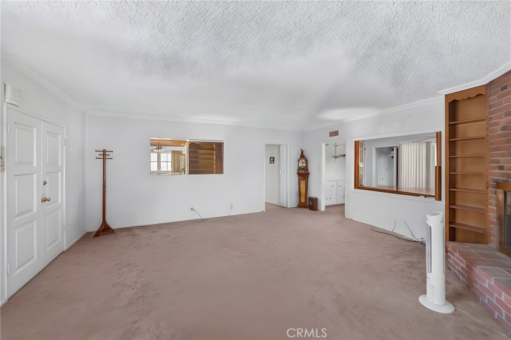 36 E Longden Avenue Property Photo 20