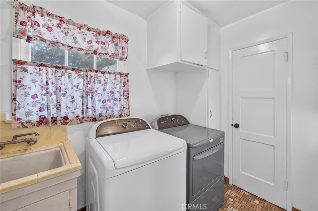 36 E Longden Avenue Property Photo 24