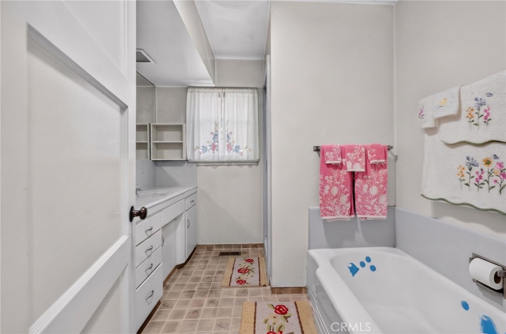 36 E Longden Avenue Property Photo 29