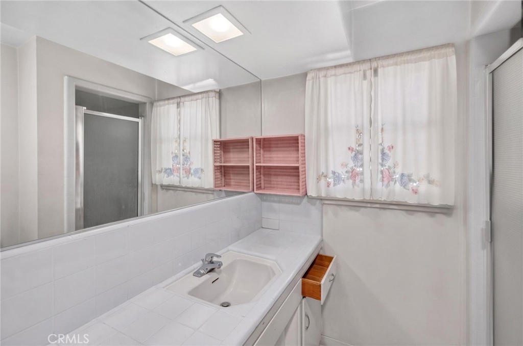 36 E Longden Avenue Property Photo 30