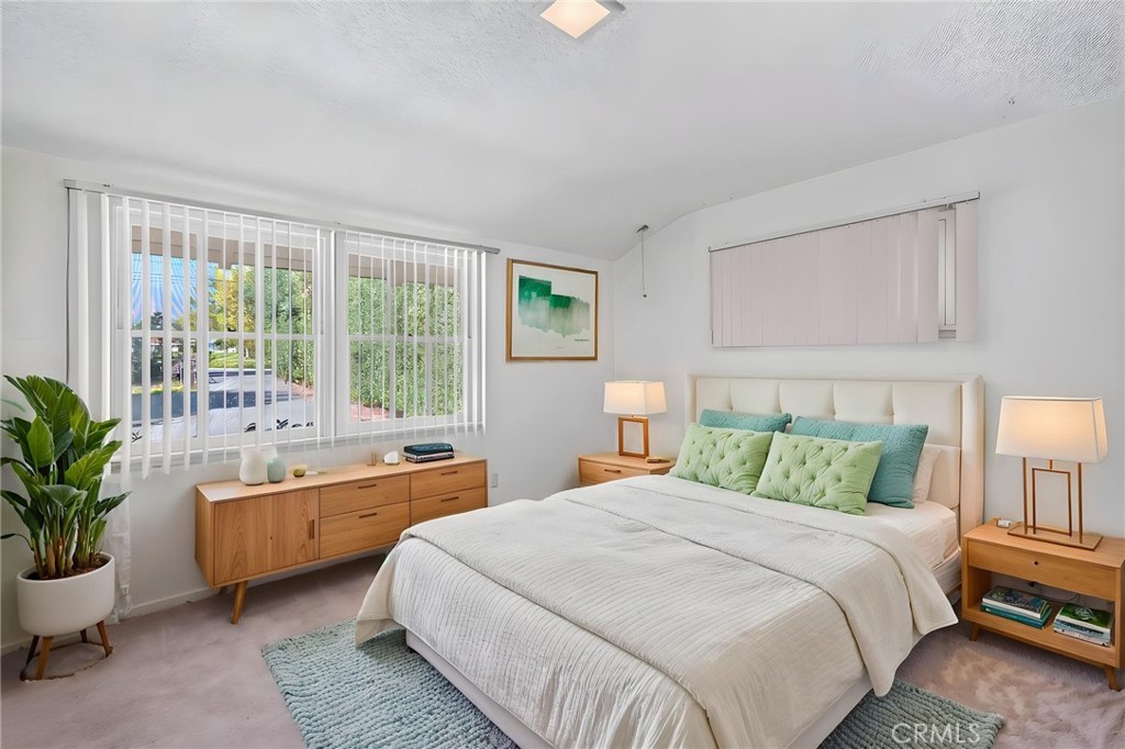 36 E Longden Avenue Property Photo 32