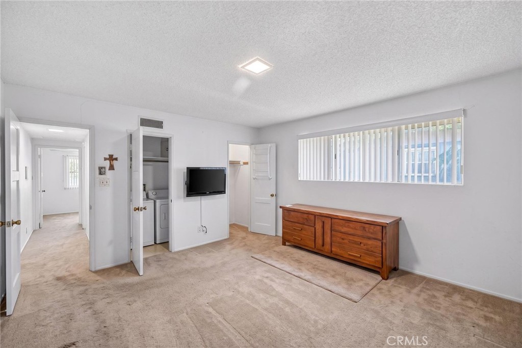 36 E Longden Avenue Property Photo 35