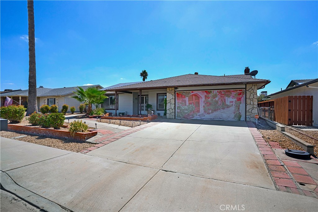 27815 Foxfire St. Property Photo 2